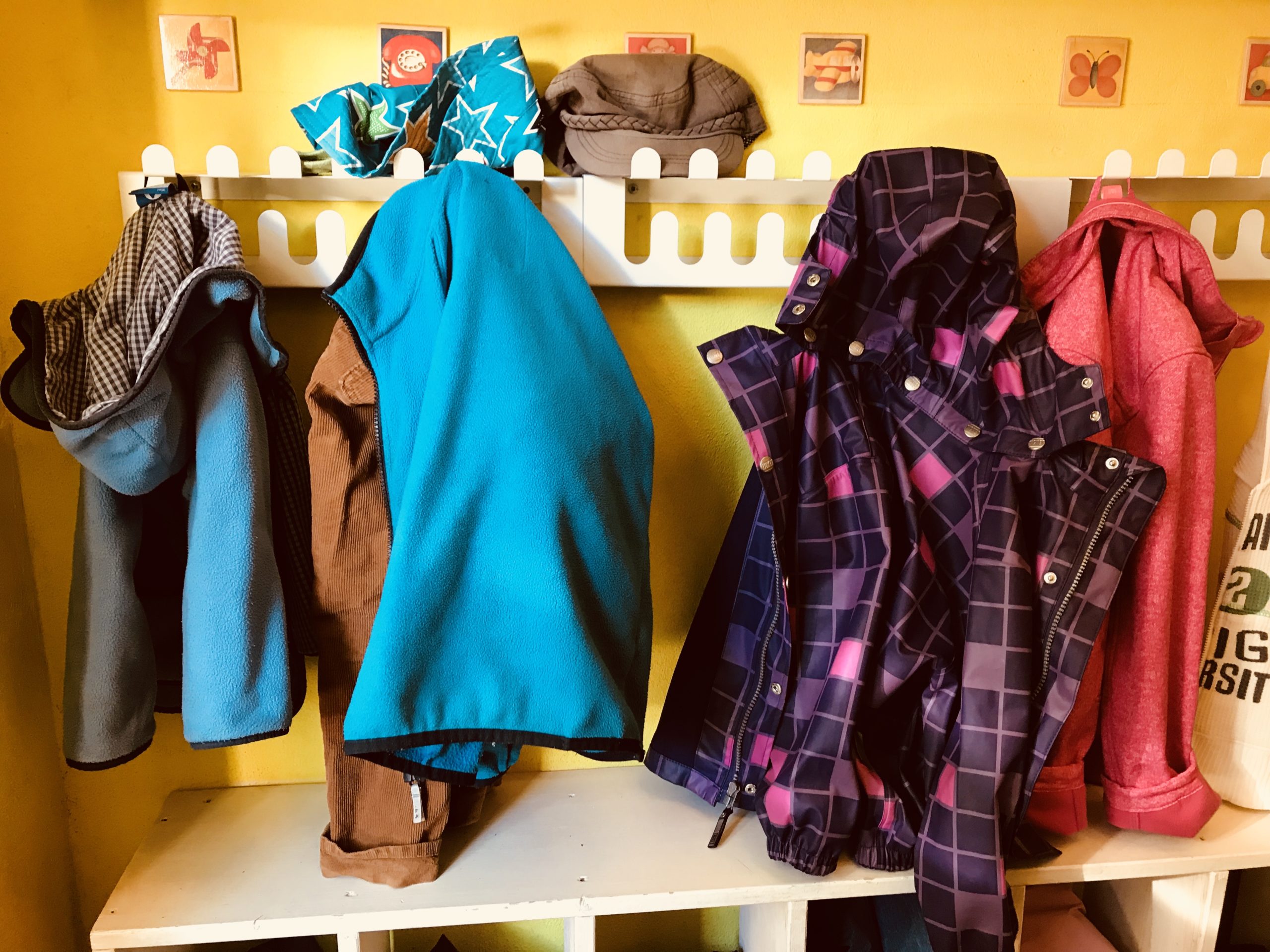 Vestiaire dans une association de parents d'élèves